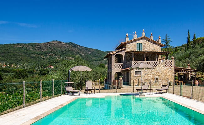Vacation in Montalcino Tuscany | Relaxing holidays and visits to the best wineries of Brunello wine