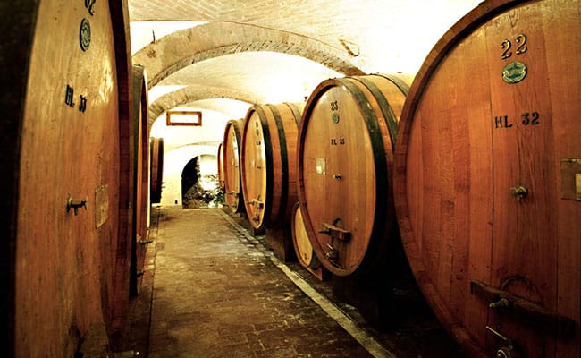 Wine Tour a Montepulciano | Vista delle cantine del Nobile di Montepulciano guidata da esperti sommelier